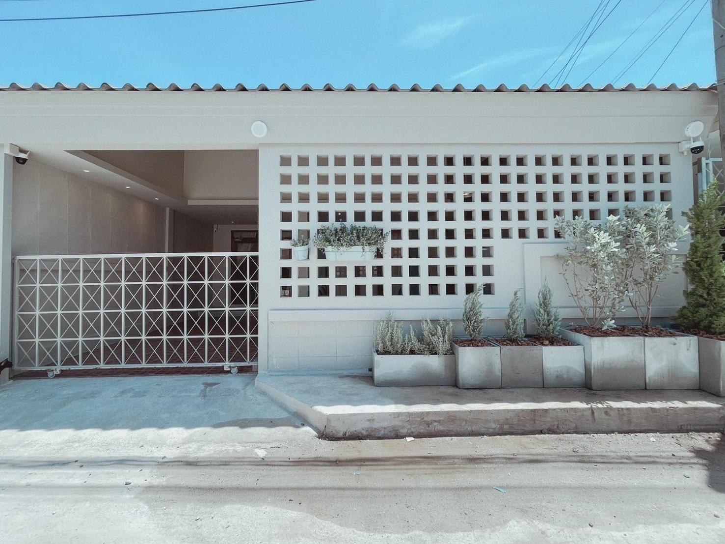 Aoboun House Bangsaen บ้านโอบอุ่น บางแสน Exterior photo